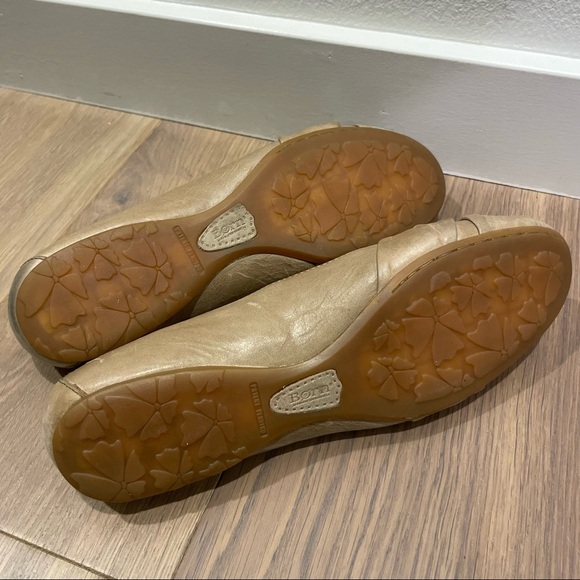 Round Close Toed Tan Flats - Picture 6 of 6